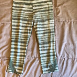 Under Armour capri leggings